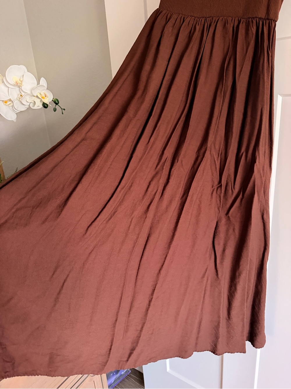 Sleeveless Rust Brown Midi Dress with White Trim size M - Picture 7 of 9